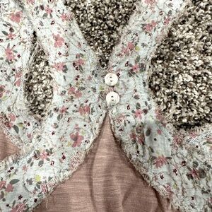 Women’s/ Juniors flowy tank. Small Dusty purple and light blue with floral EUC!